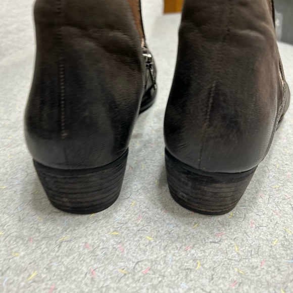 Women’s leather booties - Picture 3 of 7